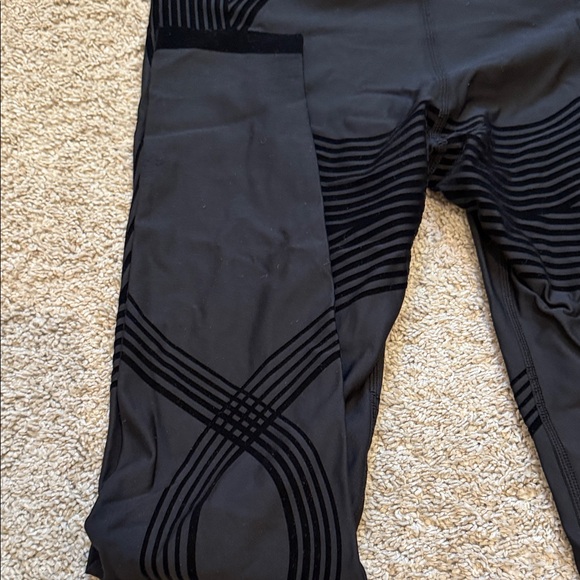 Fanka brand- Black, High-Waist Seamless Leggings with Subtle Pattern - Picture 6 of 7